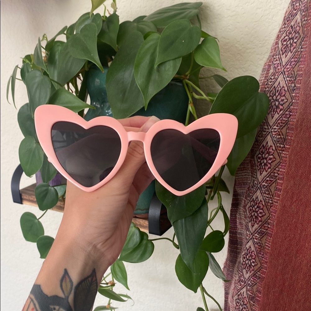 Heart eye sunglasses